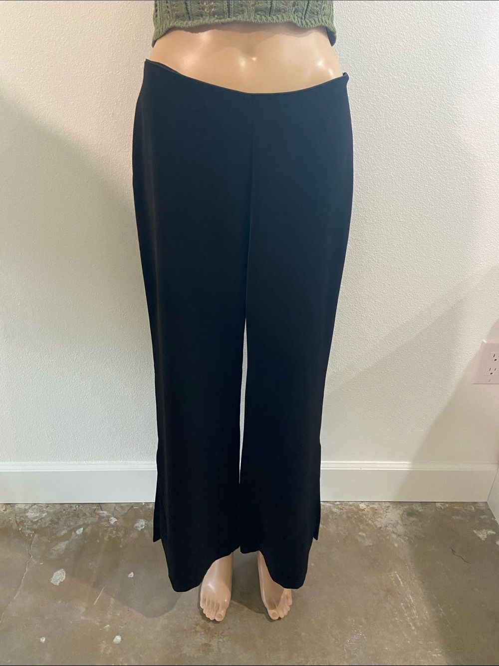 White House Black Market Black Wide-Leg pants Sz 6